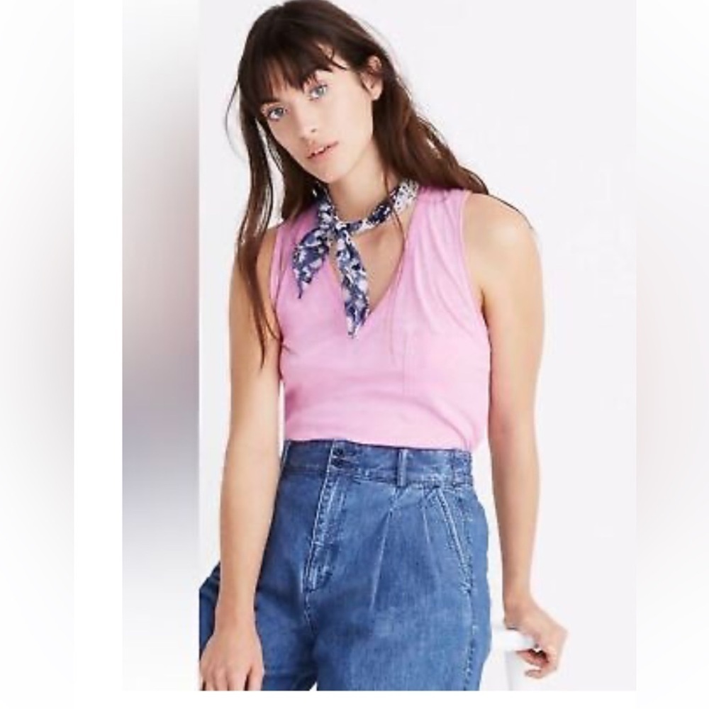 Madewell, Small  sleeveless pink cotton V-neck t-shirt one pocket $35